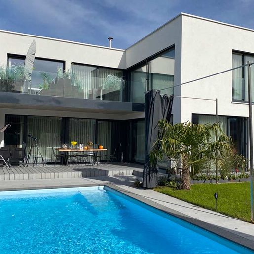 Einfamilienhaus mit Pool